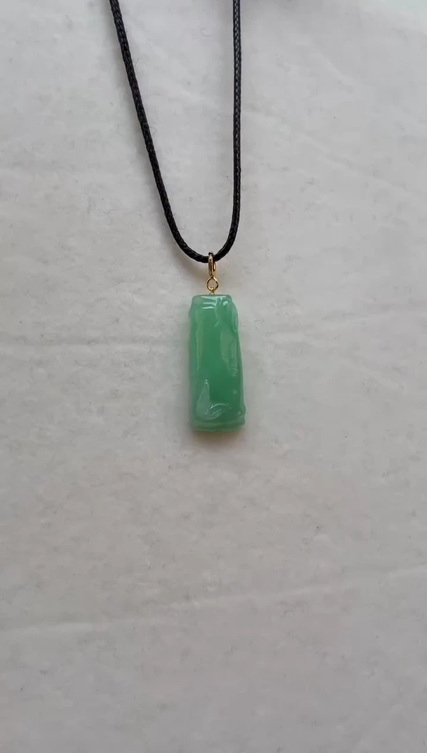 颈饰18K金镶嵌翡翠挂件