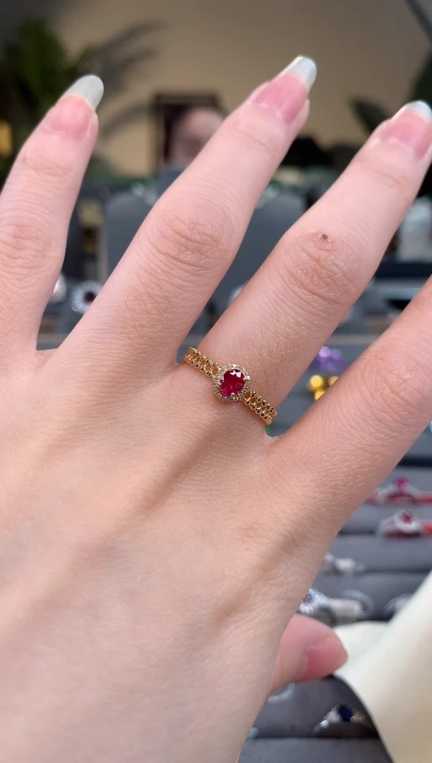 【闪购商品】红宝石戒指18K金镶嵌无烧