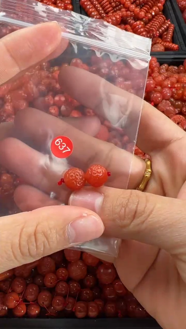 【闪购商品】南红玛瑙颈饰未镶嵌1