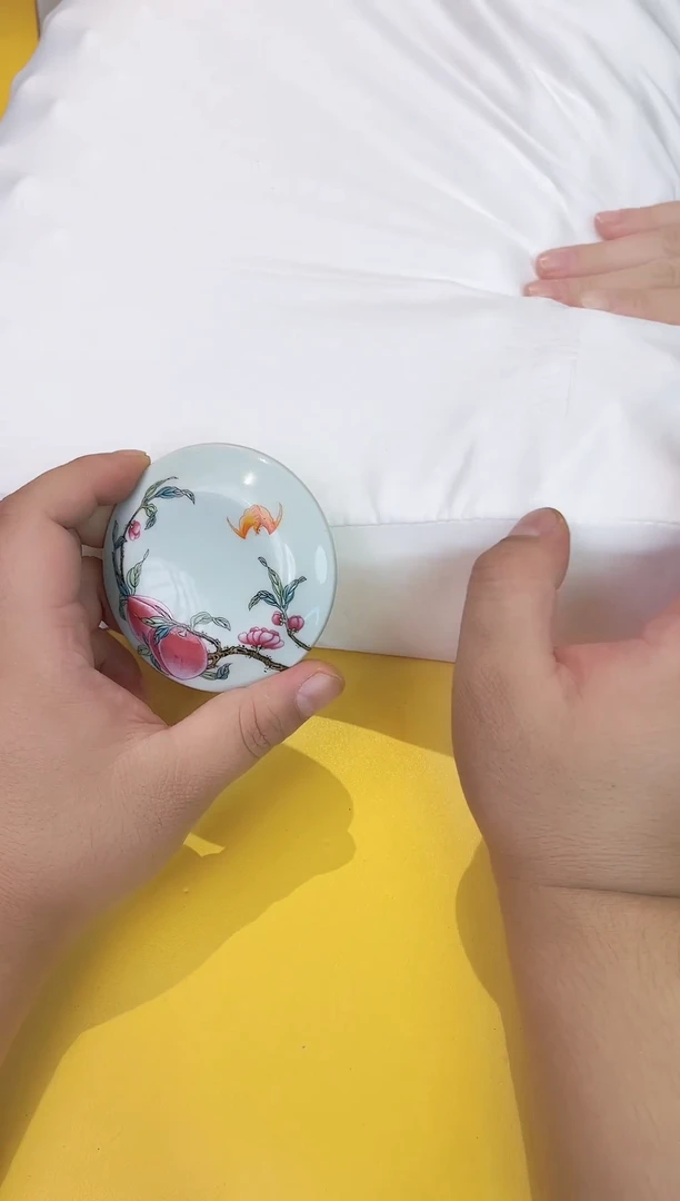 瓷片鹿枕头
