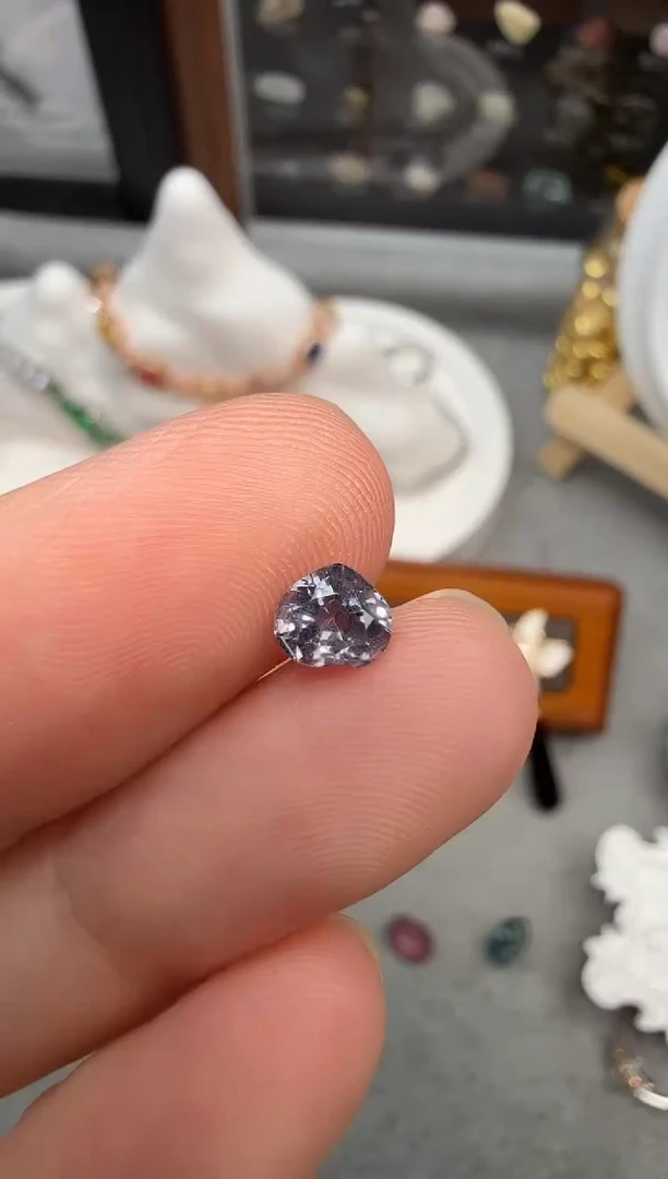 裸石尖晶石心形0.7ct-A076