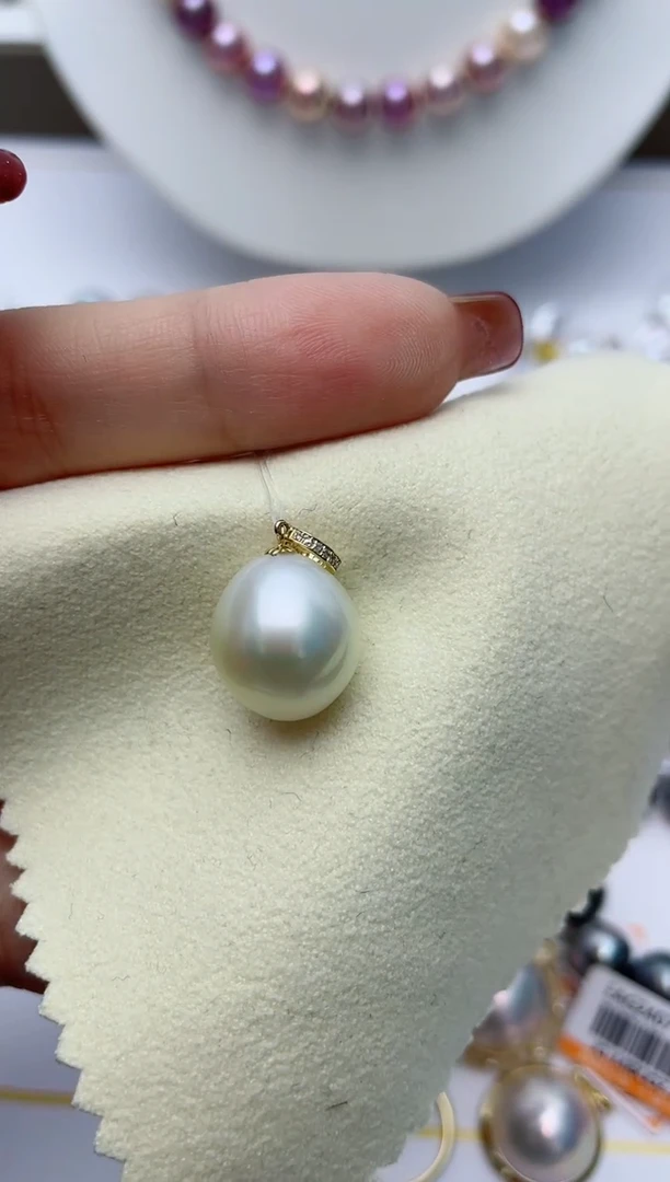 【闪购商品】海水珍珠颈饰18K金镶嵌W56