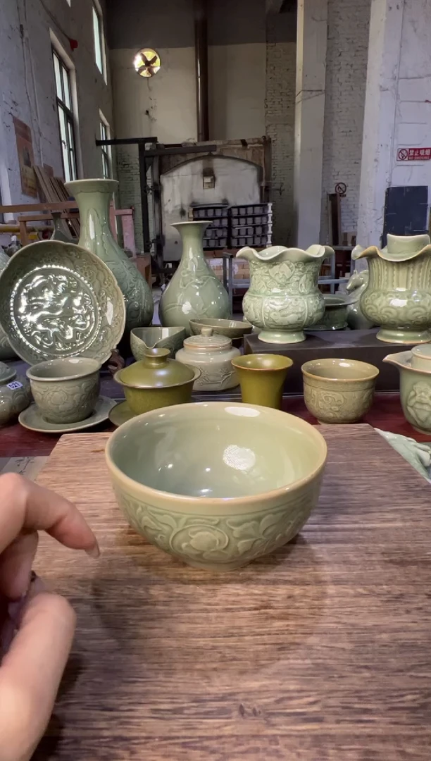 耀州窑缠枝牡丹4.5寸碗一只