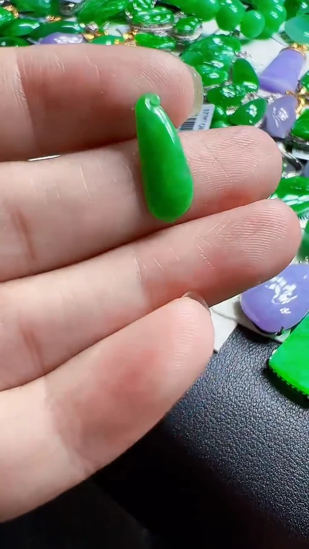 颈饰未镶嵌翡翠11111
