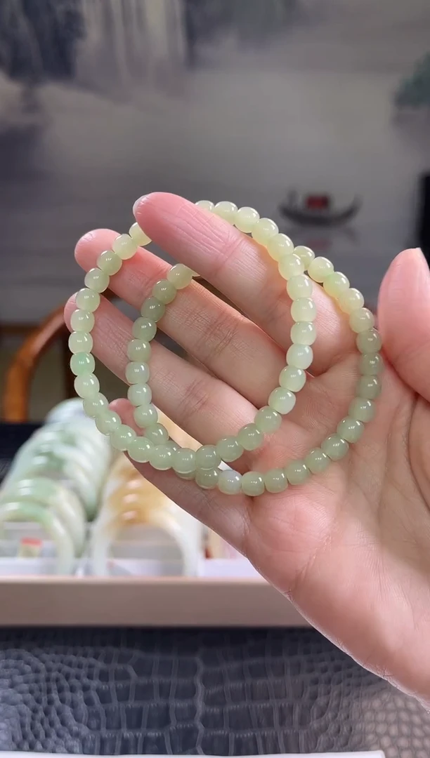 未镶嵌手镯和田玉6mm左右晴水