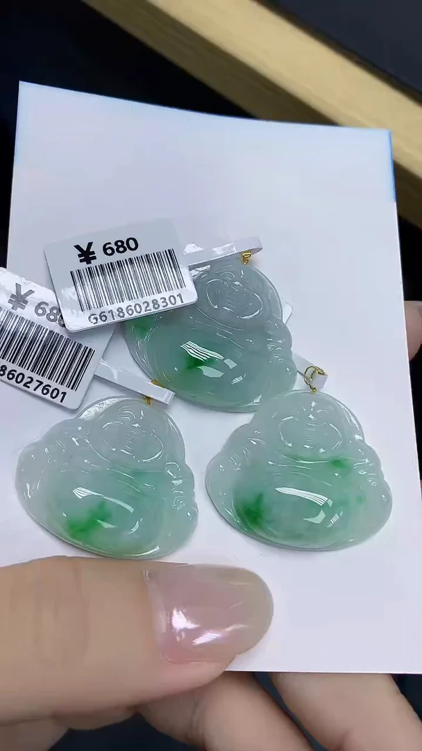 翡翠18K金镶嵌颈饰天然缅甸翡翠A货多样性发其一