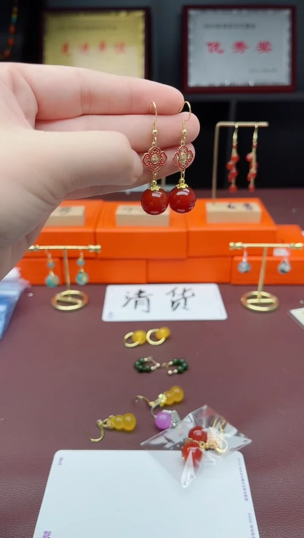未镶嵌耳饰玛瑙/玉髓南红
