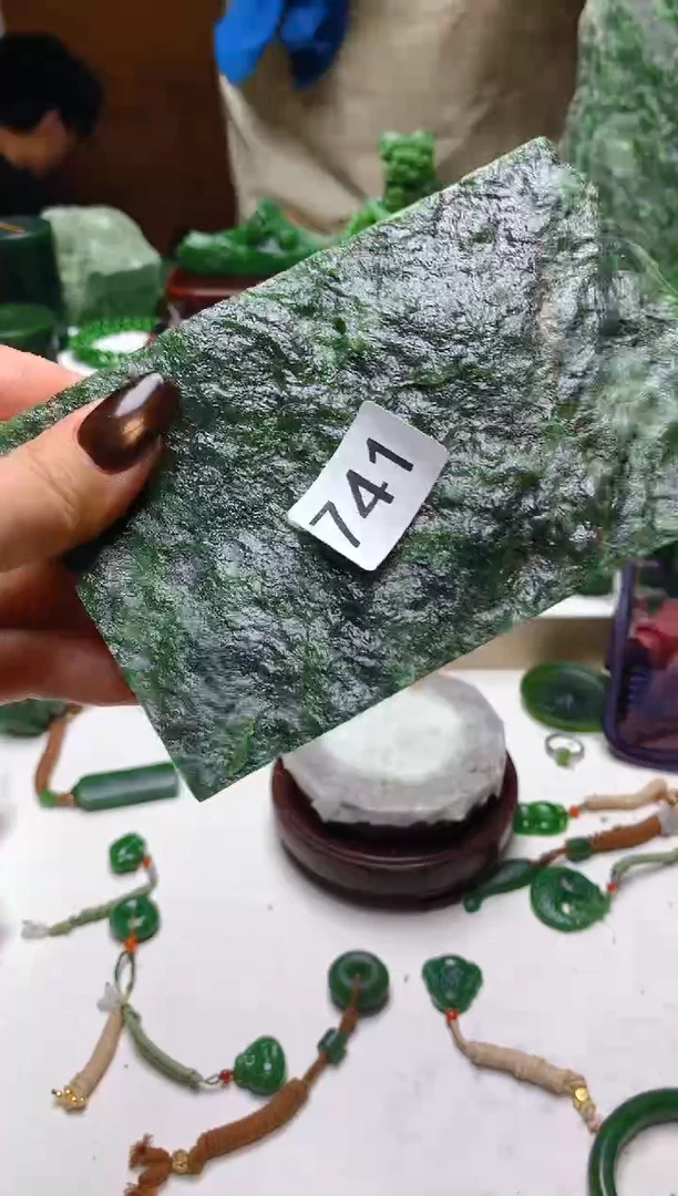 未镶嵌和田玉（碧玉）珠宝半成品1