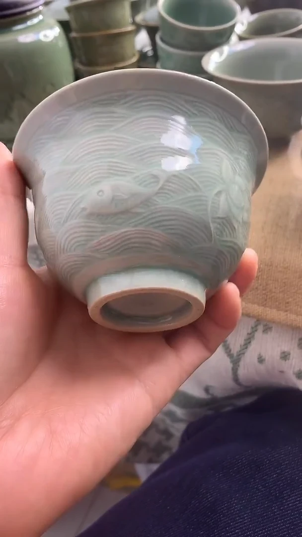 耀州窑微瑕海水纹主人杯一只