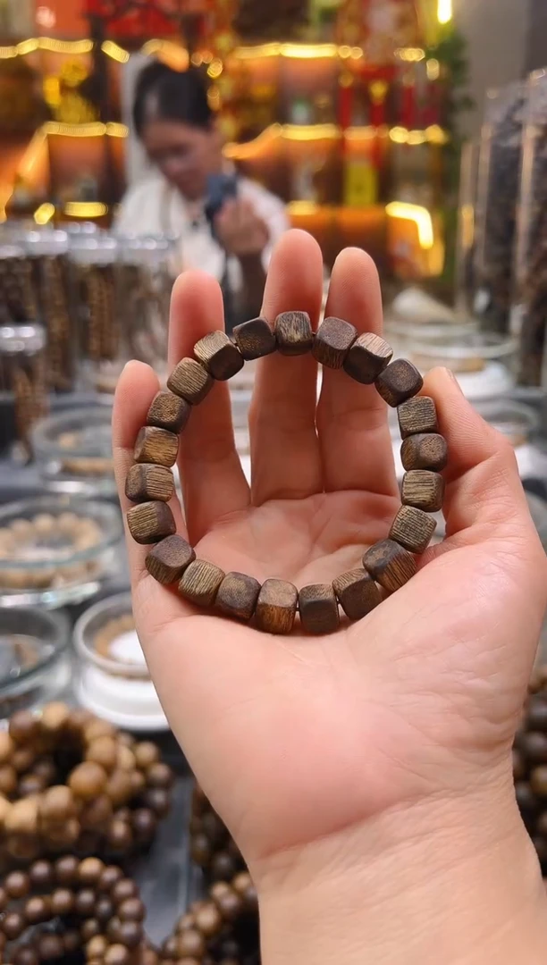 沉香手串棋楠方珠单圈