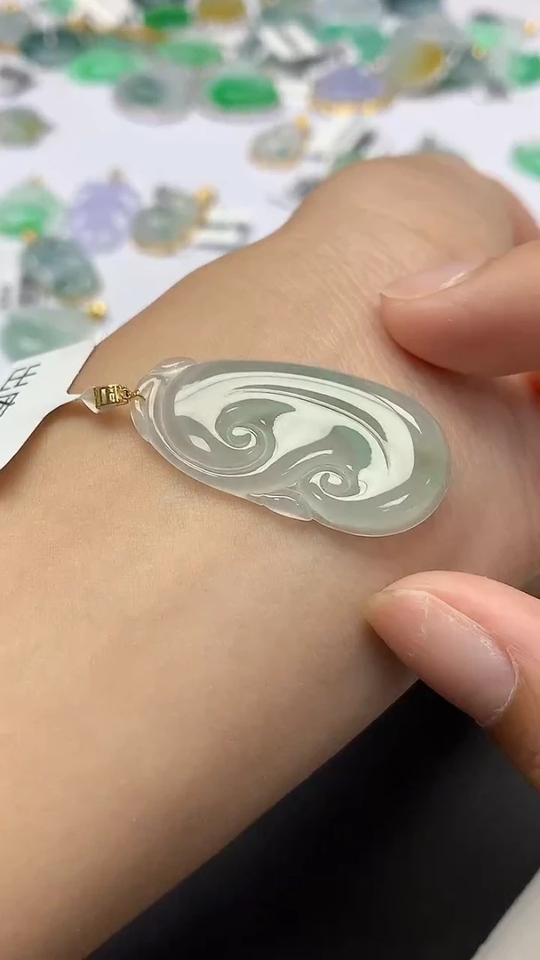 翡翠18K金镶嵌颈饰天然缅甸a货翡翠