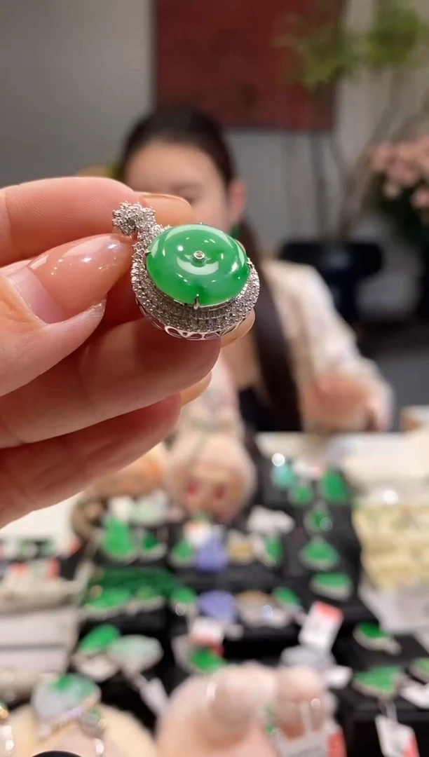 吊坠(不含链)18K金镶嵌翡翠璐*板平安扣