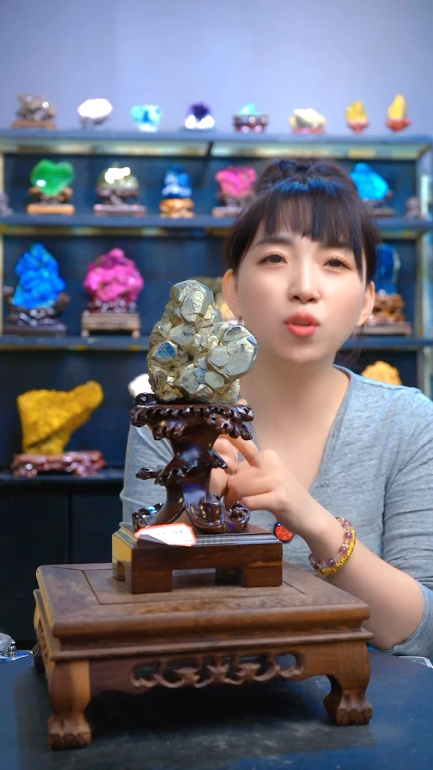 石材精品矿物晶体摆件