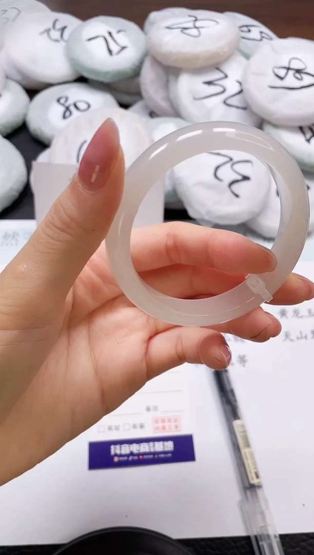 石英质玉手镯未镶嵌D378-54