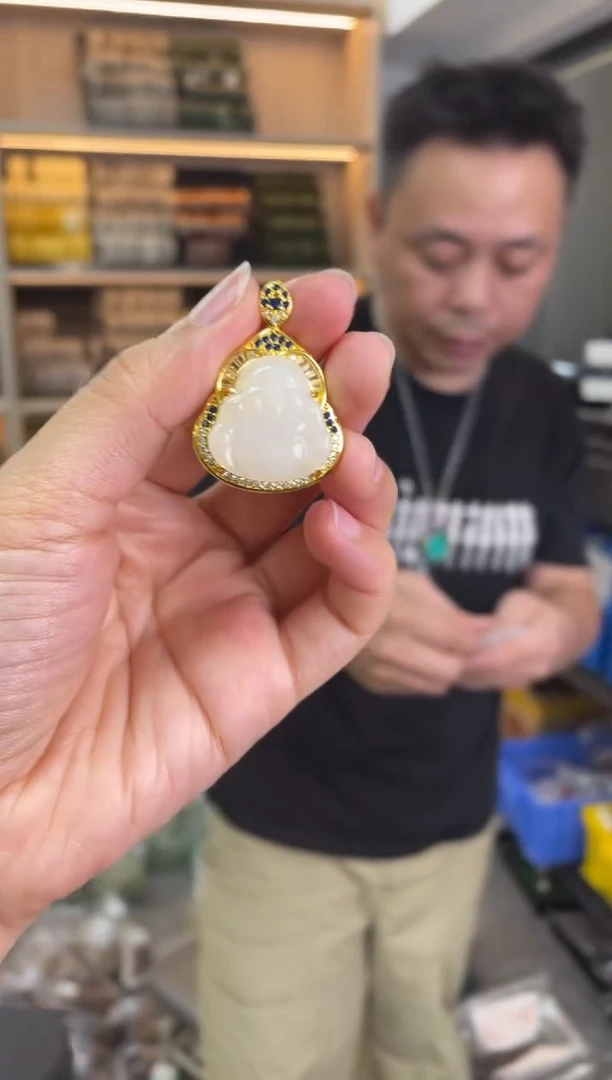 和田玉未镶嵌颈饰多样性发一件