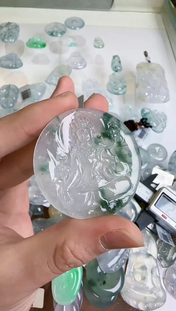 【闪购商品】翡翠吊坠(不含链)未镶嵌..