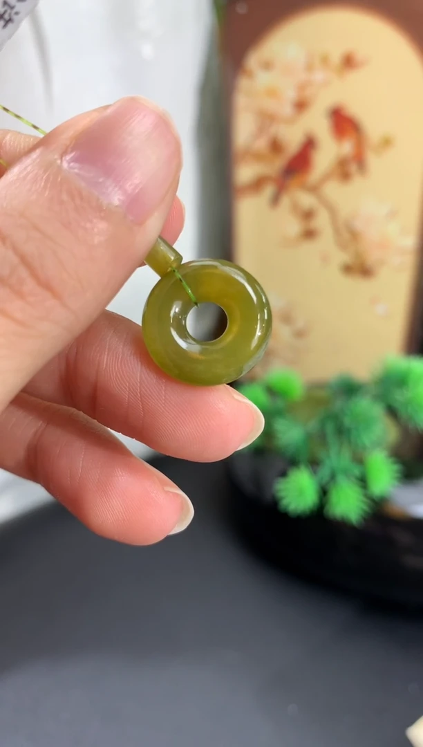 吊坠(不含链)未镶嵌翡翠茶黄甜甜圈 卡3.8*15.9mm