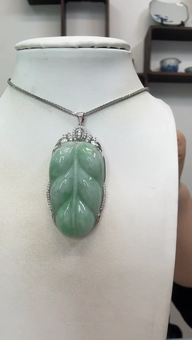 吊坠(赠链)银S925镶嵌翡翠叶子