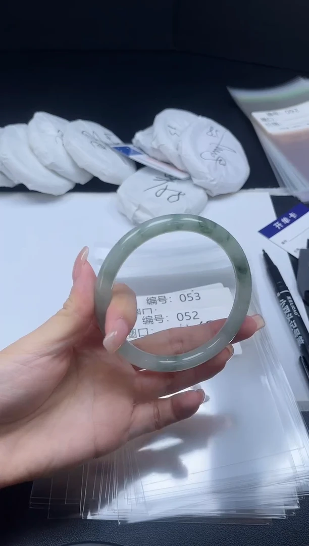 未镶嵌手镯石英质玉052-6465