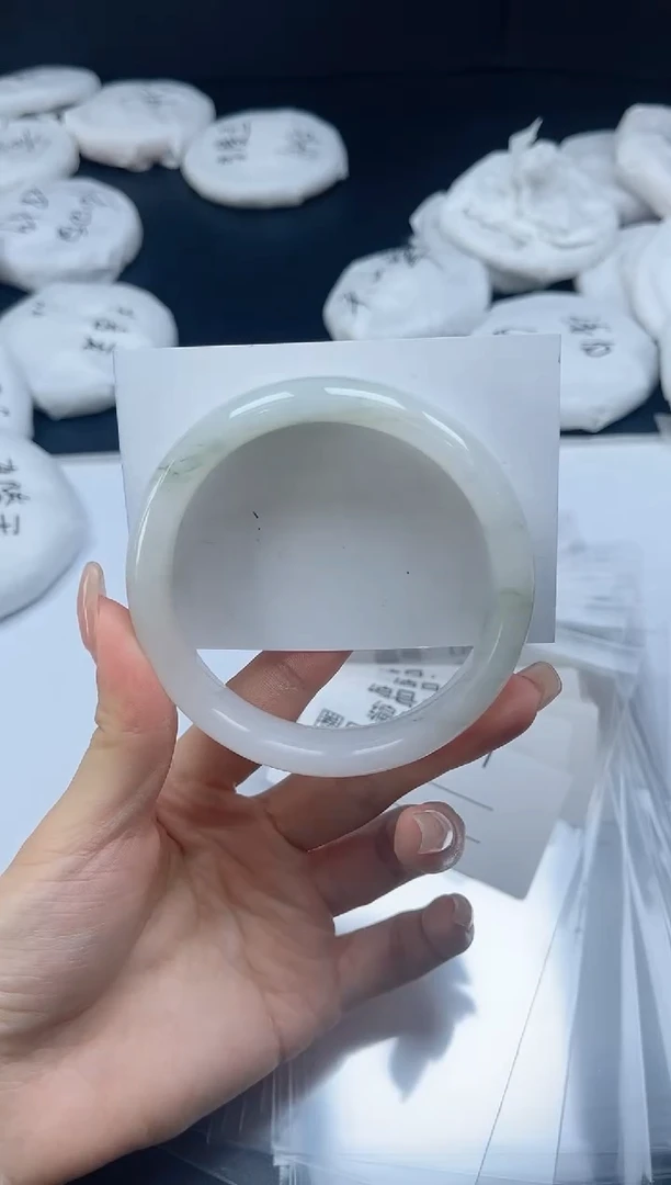未镶嵌手镯石英质玉081-