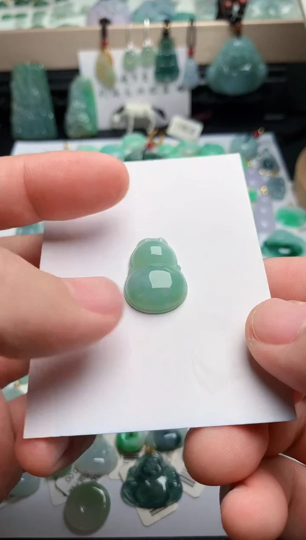 翡翠未镶嵌颈饰2