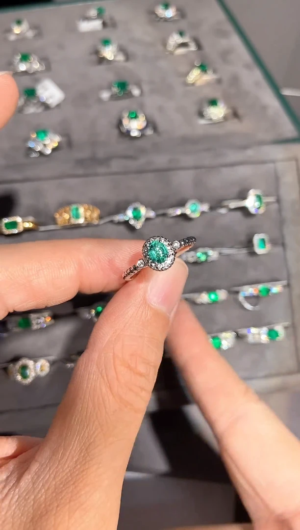 18K金镶嵌戒指祖母绿【闪购】0.30ct/七天鉴赏