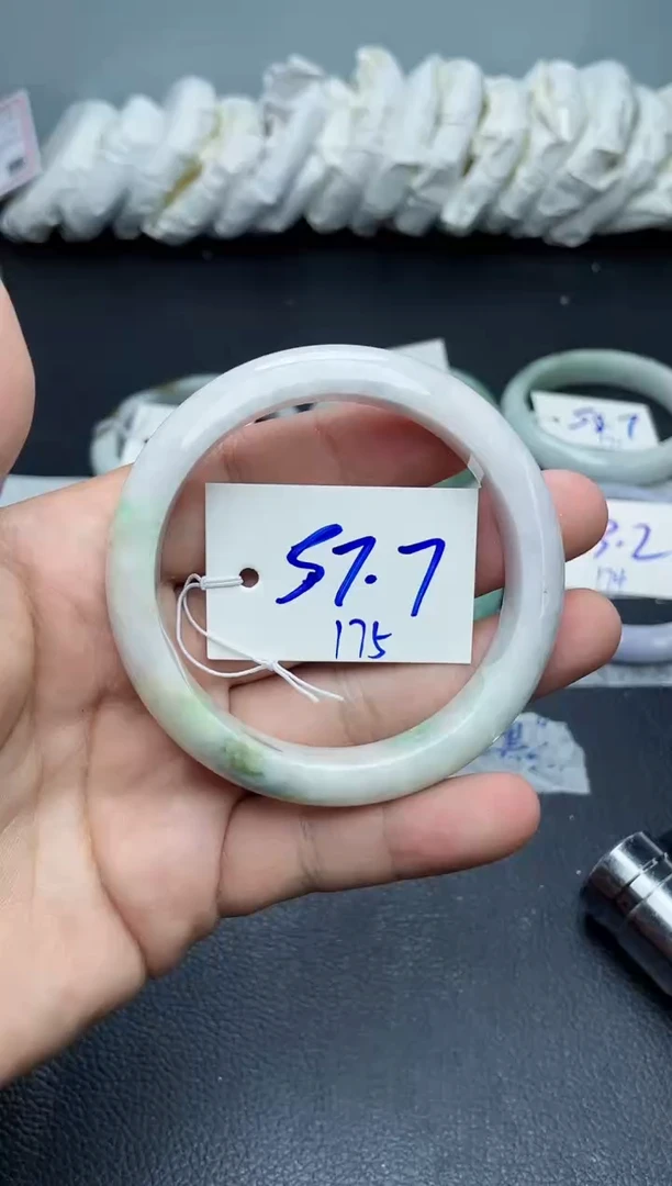 未镶嵌手镯翡翠175