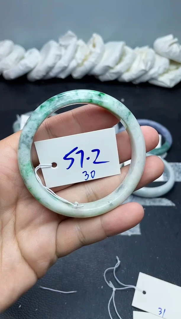 未镶嵌手镯翡翠30