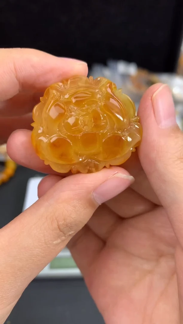 蜜蜡未镶嵌珠宝奇石271