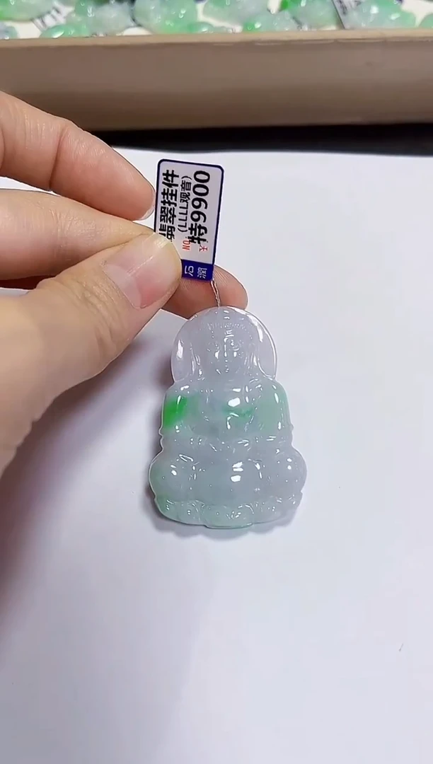 颈饰未镶嵌翡翠挂件