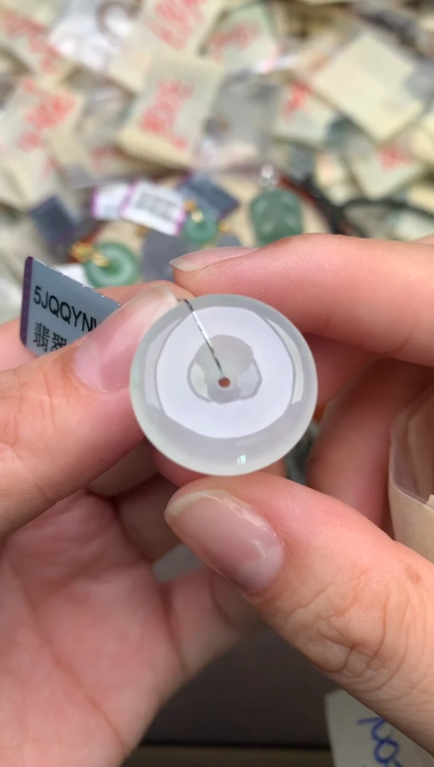 翡翠挂件未镶嵌—