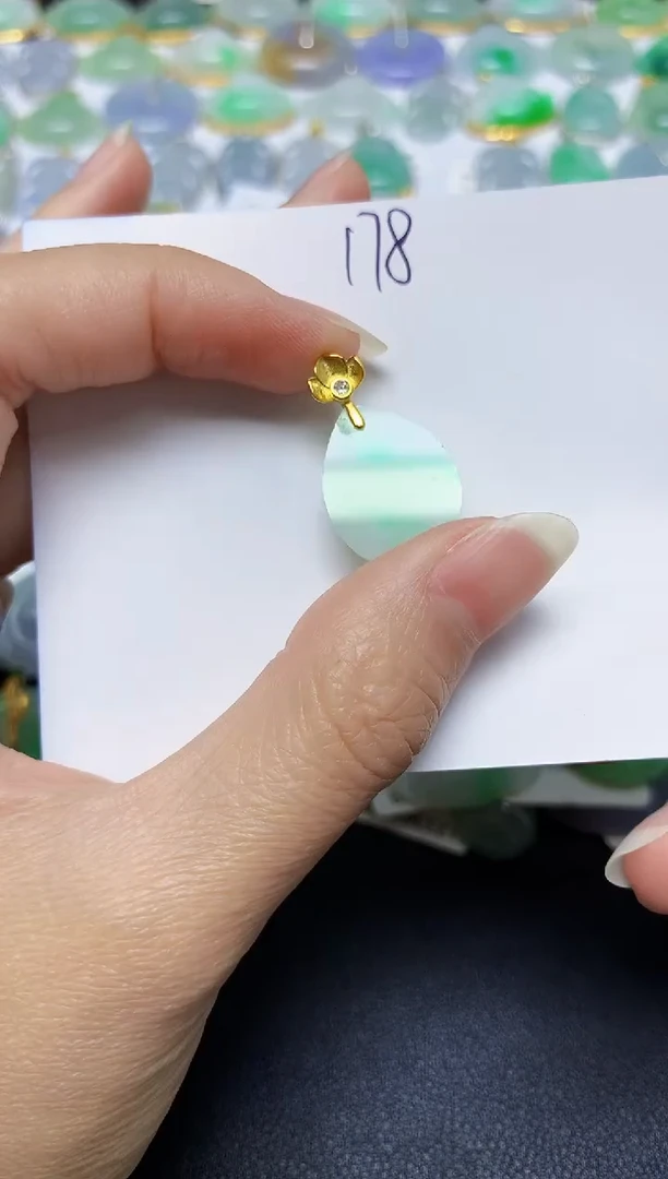 翡翠未镶嵌颈饰 天然翡翠A货