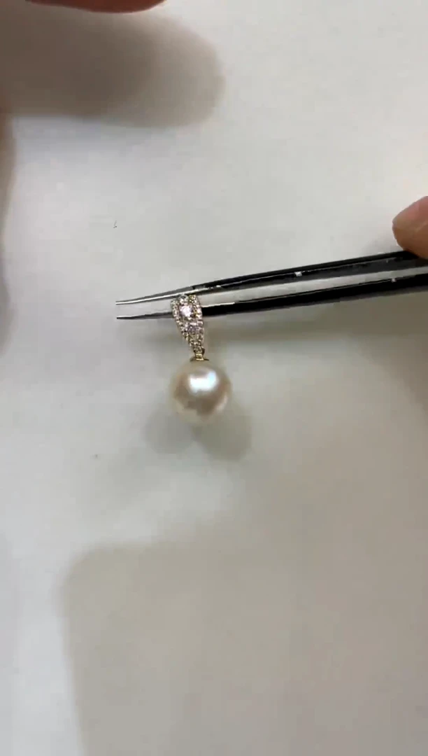 颈饰18K金镶嵌海水珍珠9-10