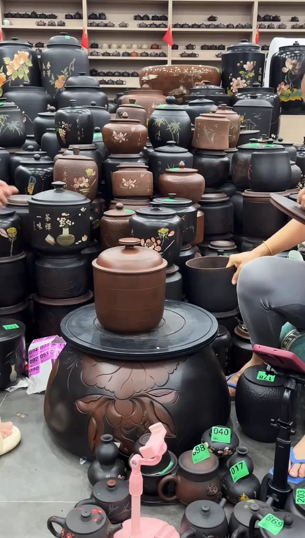 罐瑕疵茶叶罐 古铜色拱盖小五饼 227