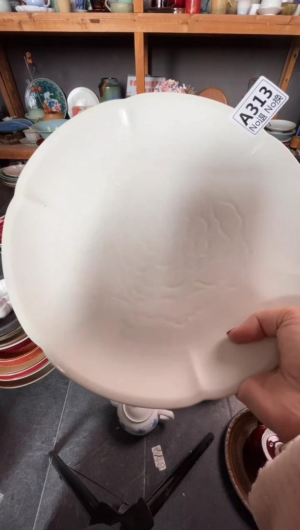 瓷片p****漠a313白色雕刻盘