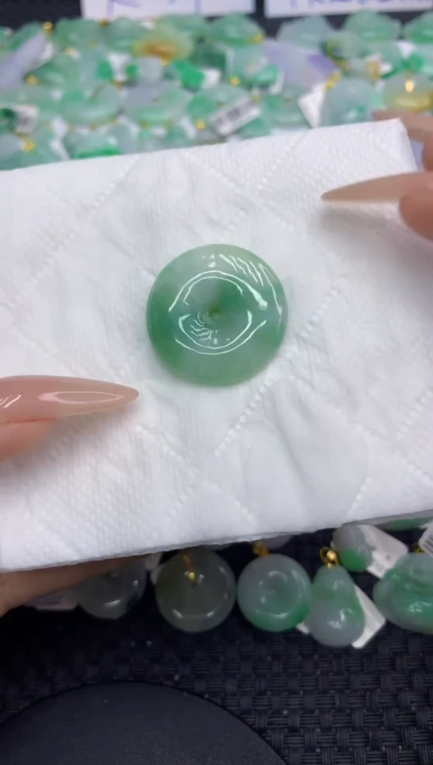 翡翠未镶嵌颈饰111111111