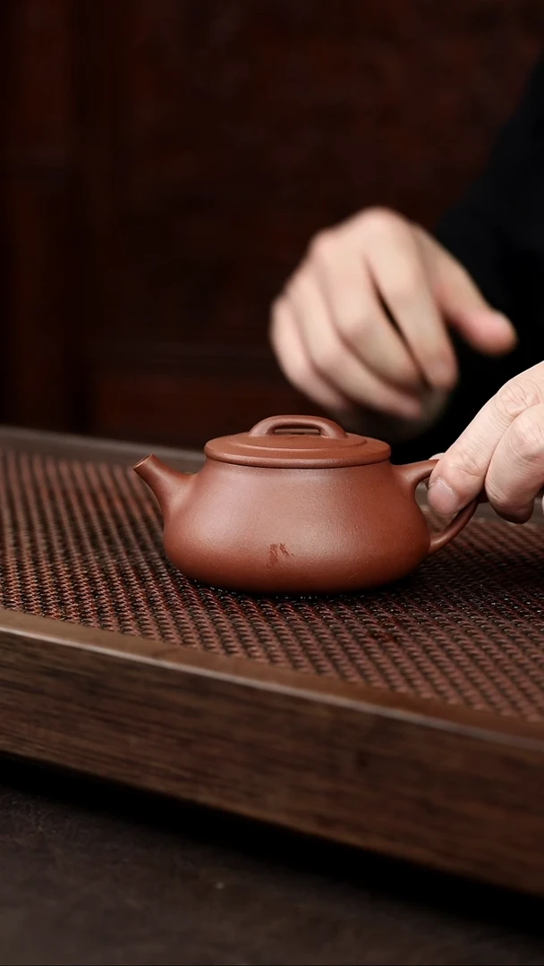 茶壶紫砂红皮龙纳瓢