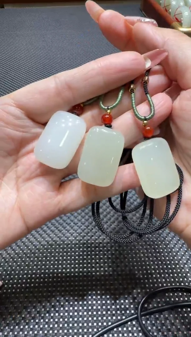 颈饰未镶嵌和田玉挂件（多样性发一）