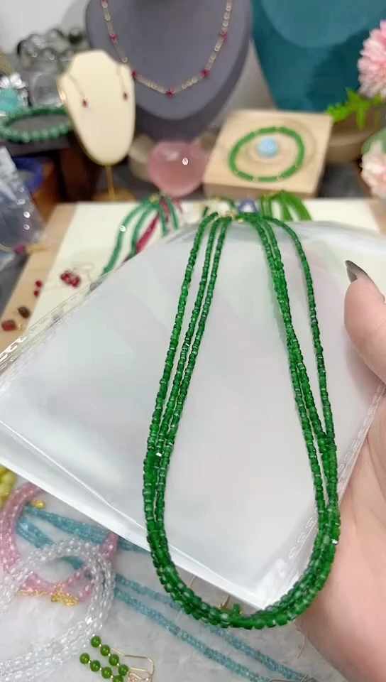 【闪购商品】石榴石（沙弗莱）颈饰银S925镶嵌方99