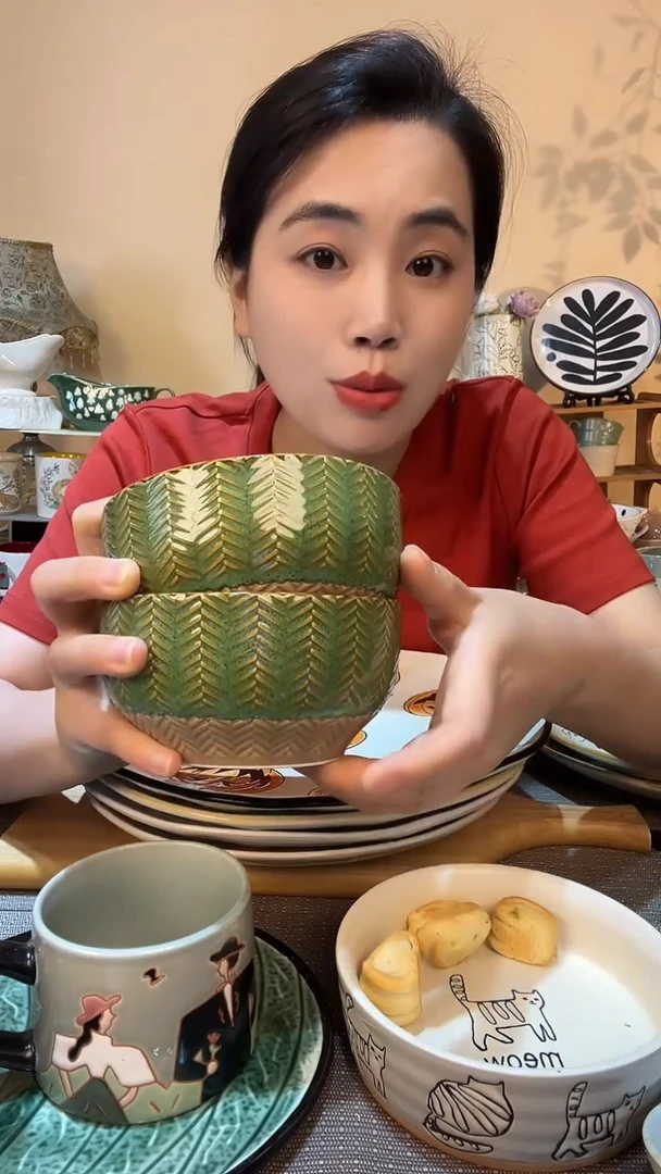 瓷片2个饭碗 微瑕款 介意勿拍