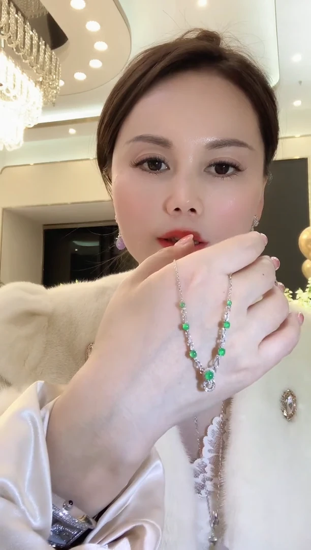 【闪购商品】翡翠套链18K金镶嵌W108 翡翠