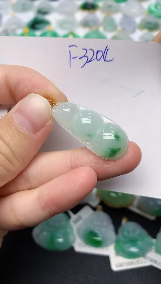 颈饰18K金镶嵌翡翠天然缅甸A货翡翠百元以上9元证书费自理