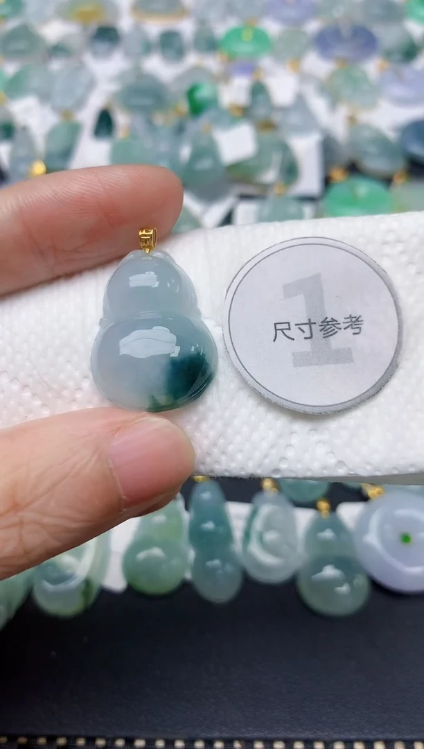 翡翠18K金镶嵌颈饰天然缅甸A货翡翠