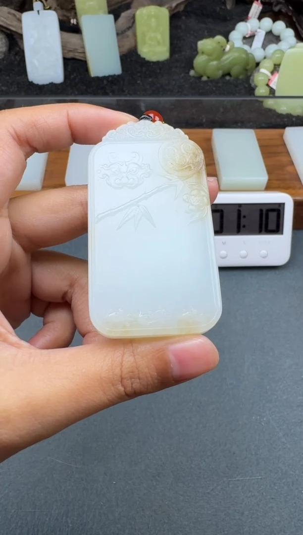 颈饰未镶嵌和田玉1