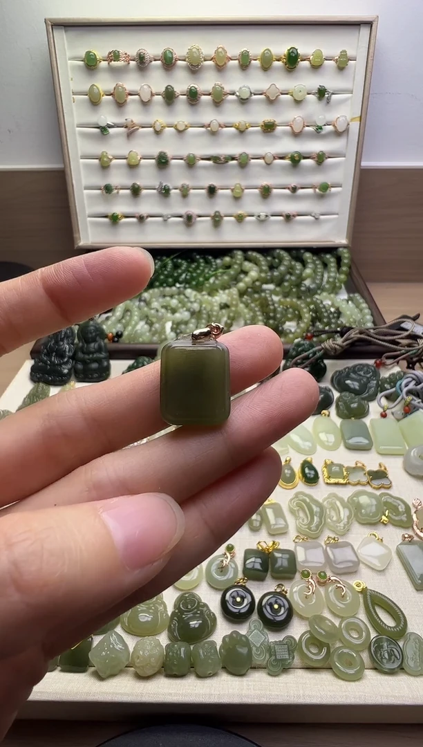 吊坠(赠链)银S925镶嵌和田玉无事牌