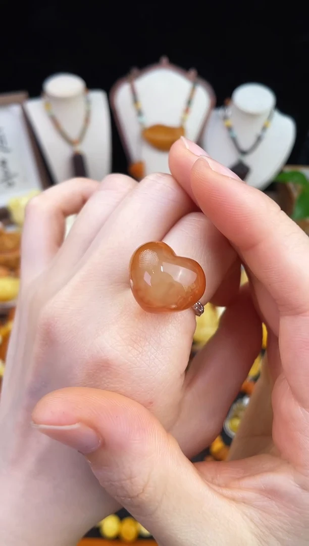 琥珀未镶嵌珠宝奇石柒月