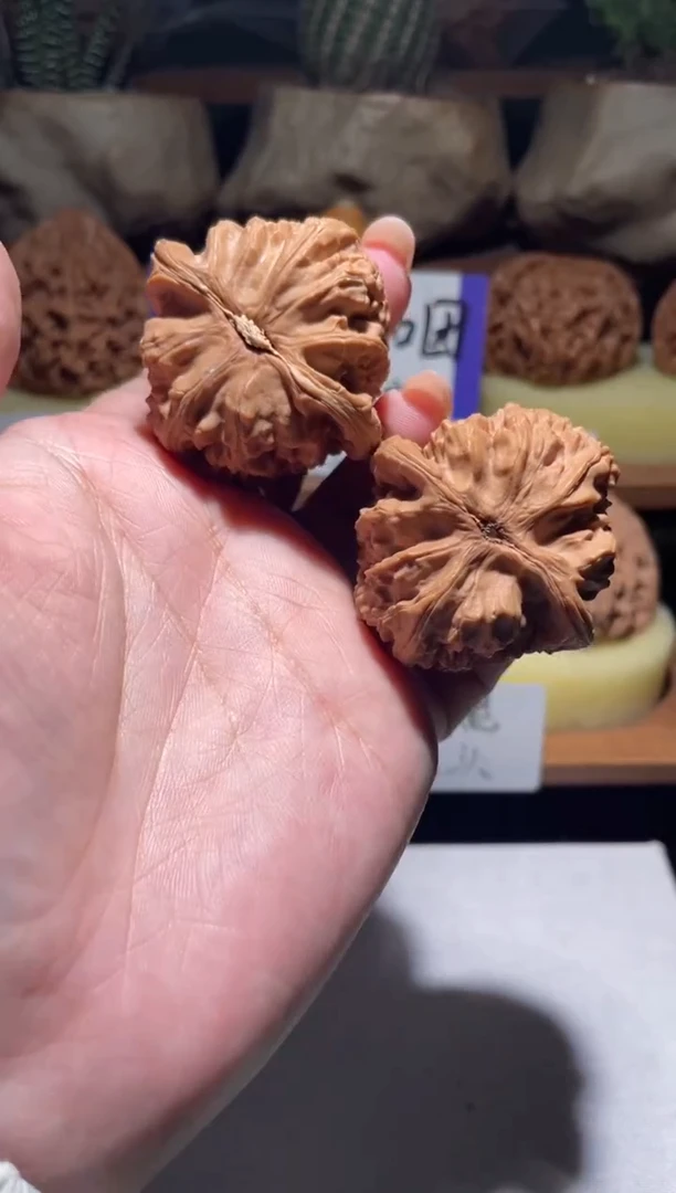 吊坠文玩核桃九*白狮子