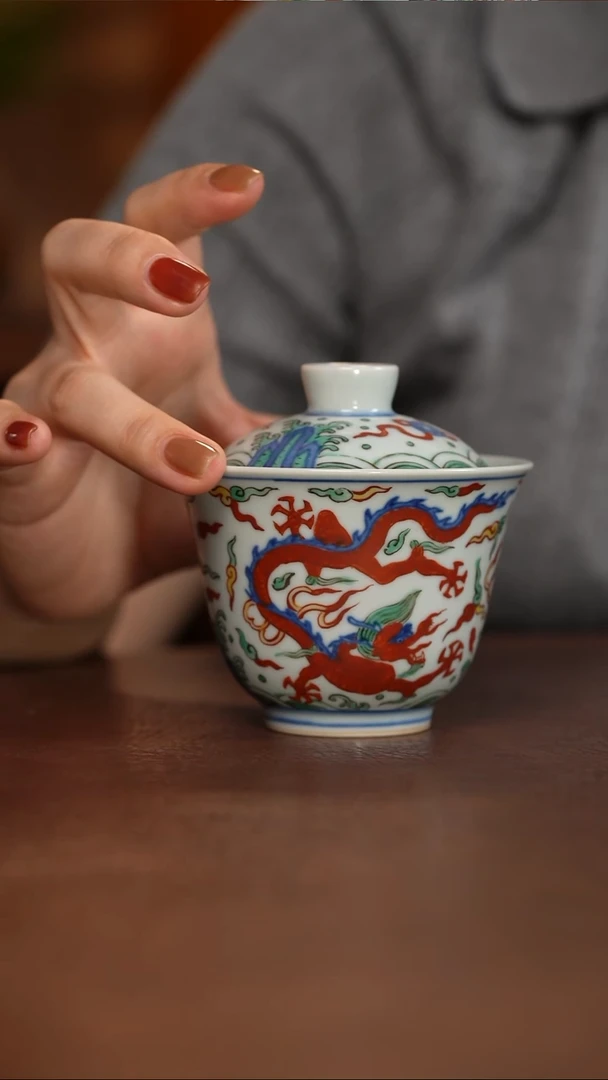 明五彩龙纹铃铛盖碗