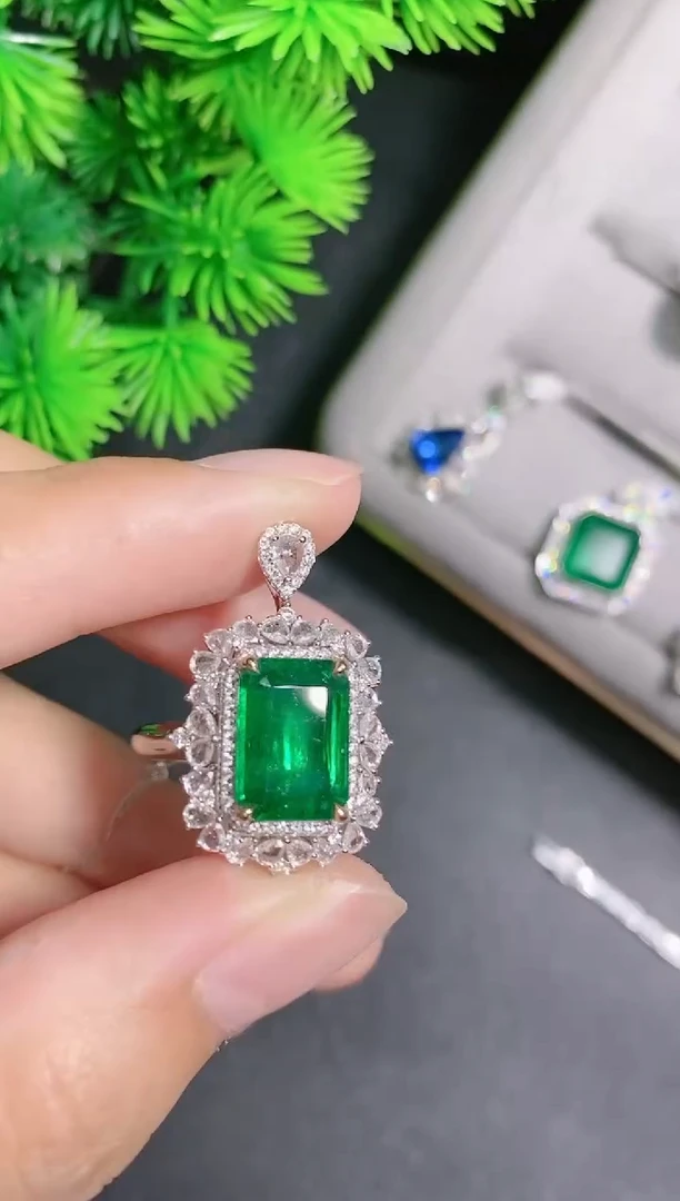 18K金镶嵌18K金戒指祖母绿.