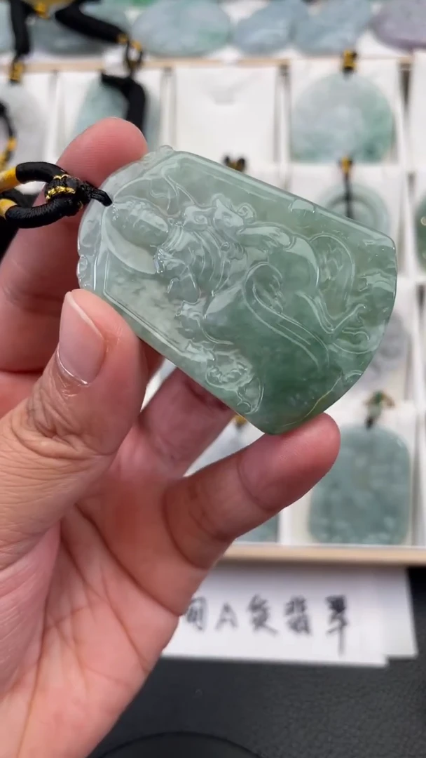 颈饰未镶嵌翡翠天然缅甸翡翠A货223